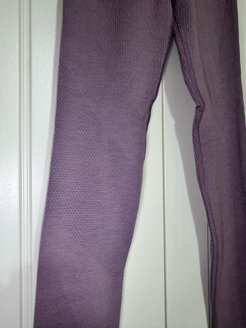 Lululemon Keep the Heat Thermal High-Rise Tight 28" in Purple Ash Size 4 - Picture 3 of 13